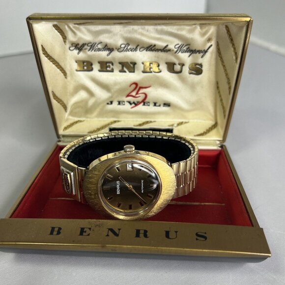 VINTAGE BENRUS AUTOMATIC GOLD TONE DATE OMBRE DIAL WATCH NEW CRYSTAL RUNS WELL - Picture 1 of 10
